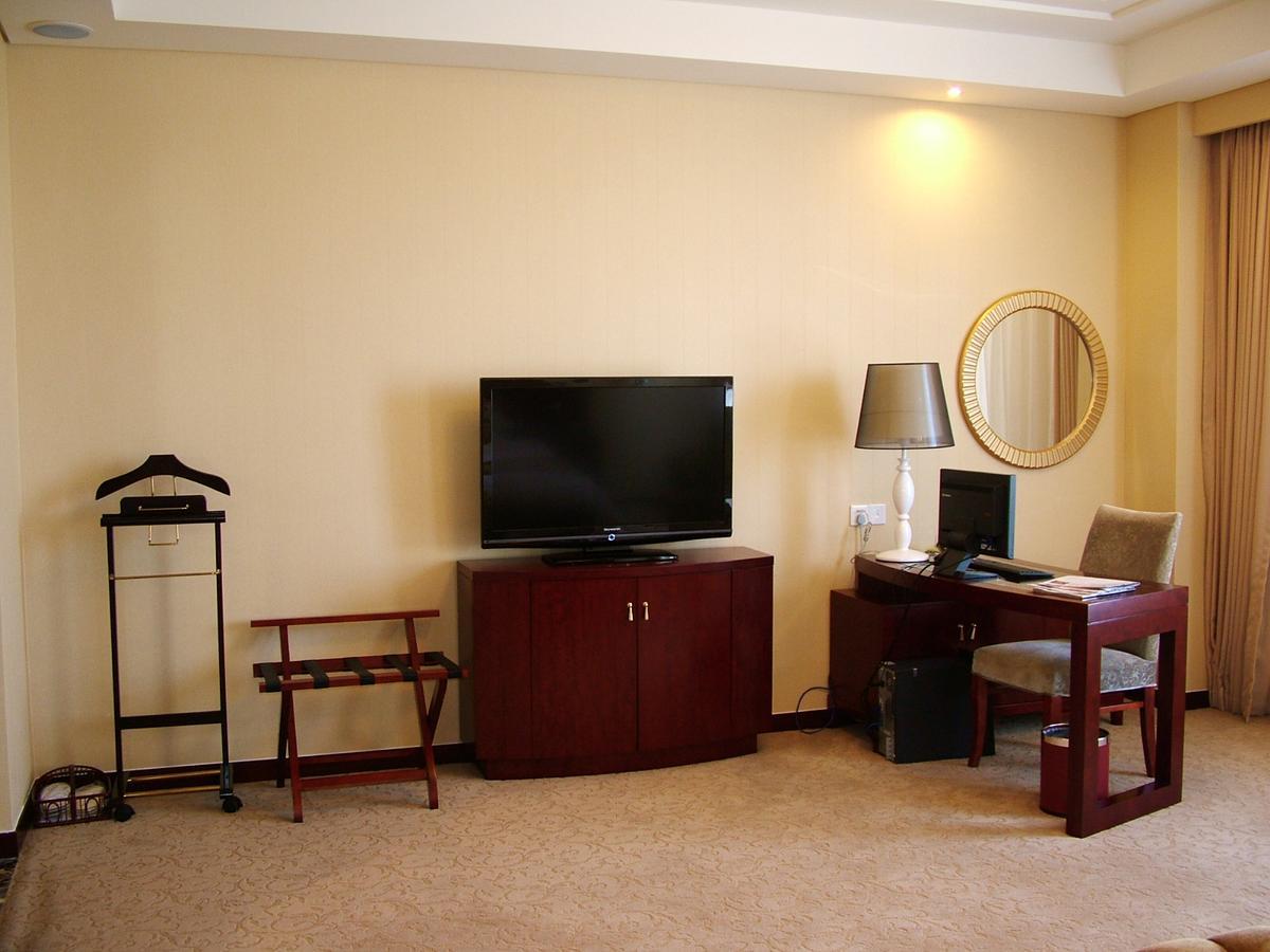 Fuxing Oriental Boutique Hotel Xích Phong Phòng bức ảnh