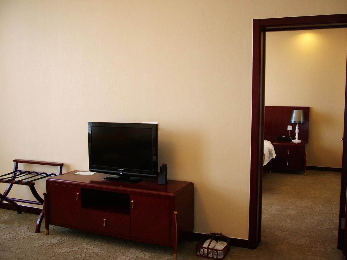 Fuxing Oriental Boutique Hotel Xích Phong Phòng bức ảnh