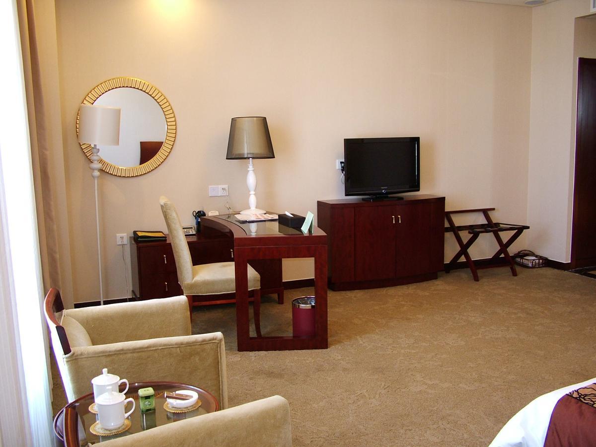 Fuxing Oriental Boutique Hotel Xích Phong Phòng bức ảnh