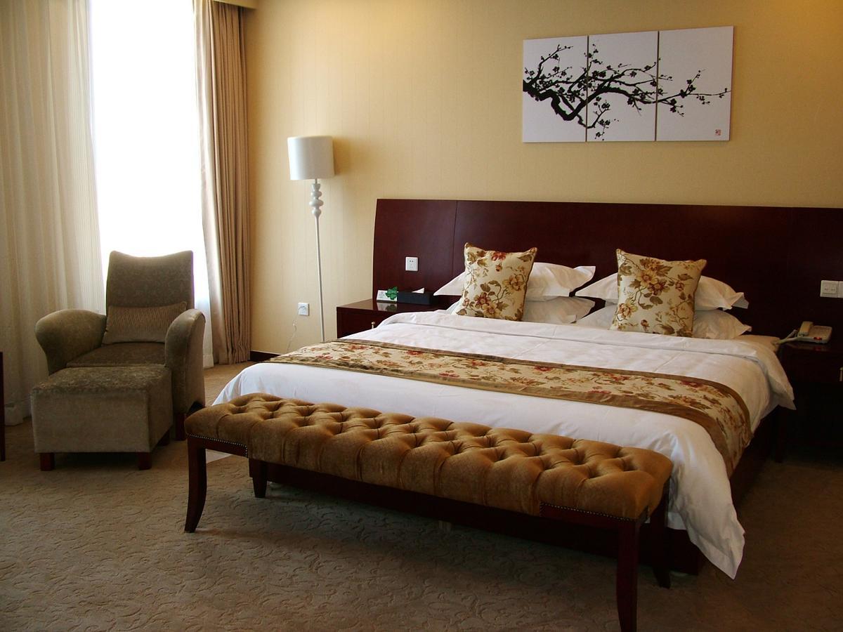 Fuxing Oriental Boutique Hotel Xích Phong Phòng bức ảnh